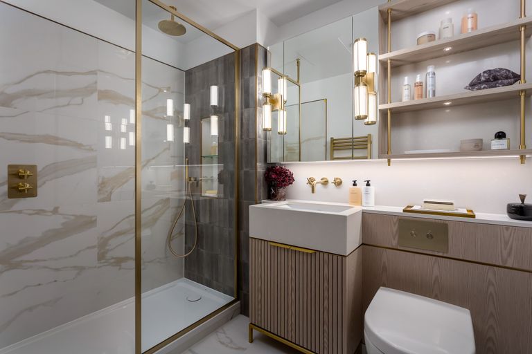 Property 3 of 10. Bathroom
