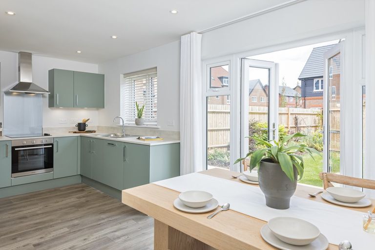 Property 2 of 9. Knightwood Chase, Fordingbridge