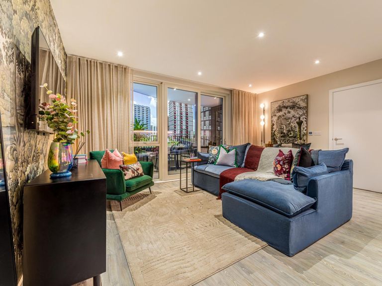 Property 3 of 14. Apartment 930 - The Empire Building