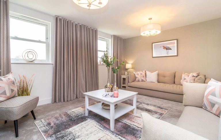 Property 3 of 10. Living Room 