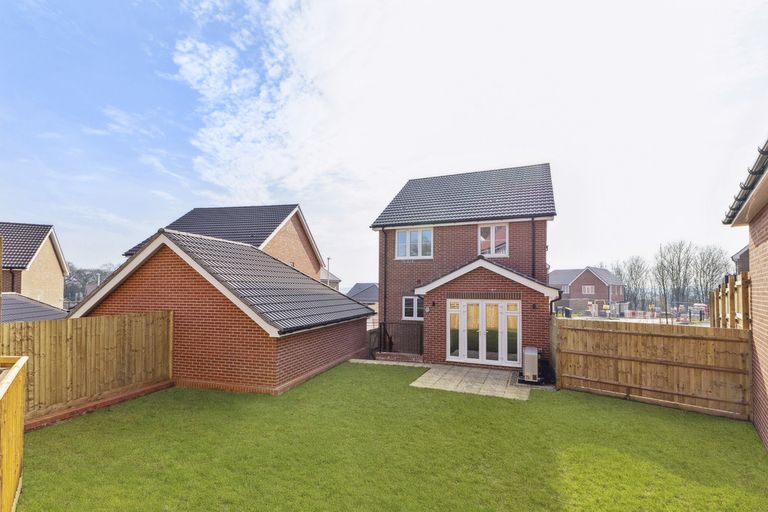 Property 2 of 13. Knights Grove, Newbury