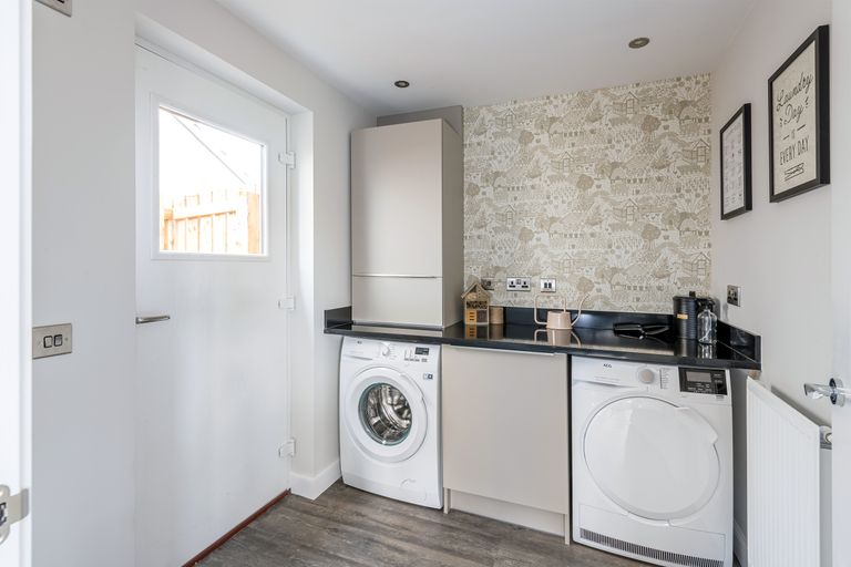 Property 3 of 10. Utility Room In 4 Bed Home