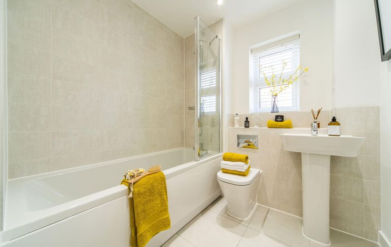 Property 3 of 7. Bathroom