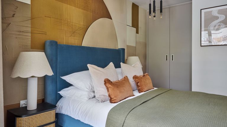 Property 3 of 6. Plot Image