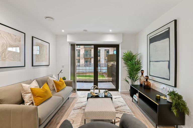 Property 2 of 8. 2 Lounge 1