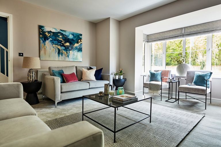 Property 3 of 12. Large Open Plan Lounge