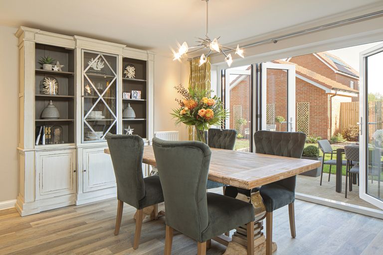 Property 3 of 8. Dining