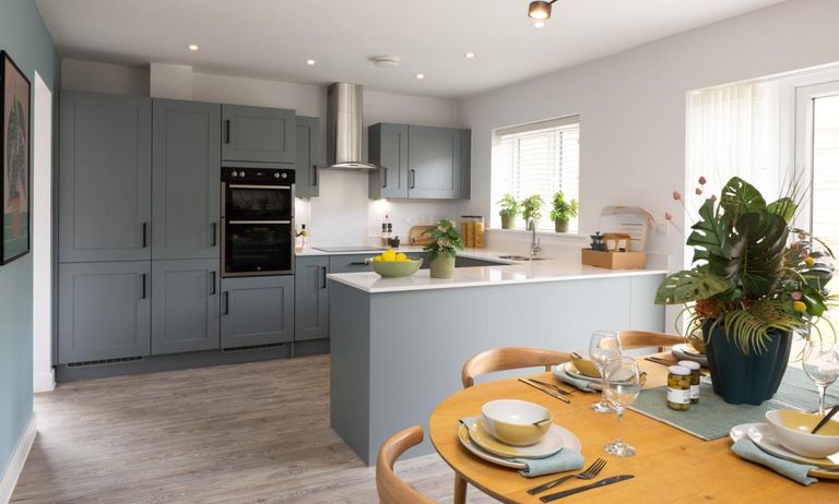 Property 2 of 8. Dandara - Zoopla -
