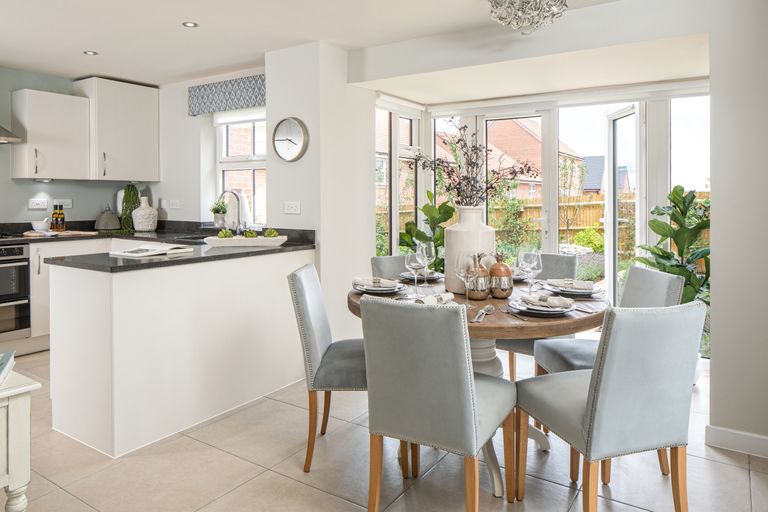 Property 3 of 10. Dining Room