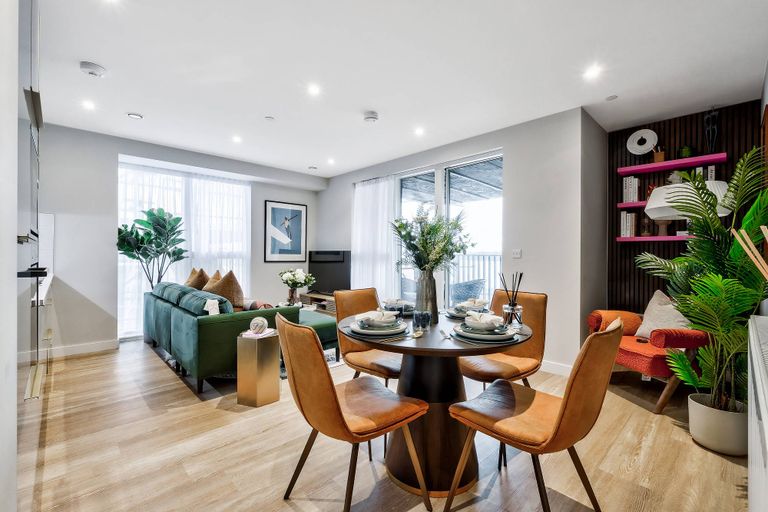Property 3 of 8. 3 2-Bed Royal Albert Wharf-12