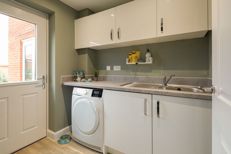 Property 3 of 10. 4 Bedroom Show Home At Kings Gate In Abingdon