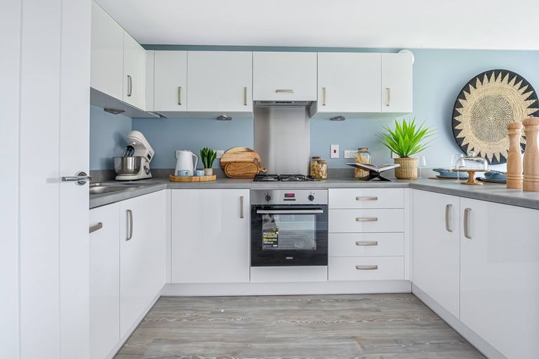 Property 3 of 11. 3 Sided Kitchen With Lots Of Storage