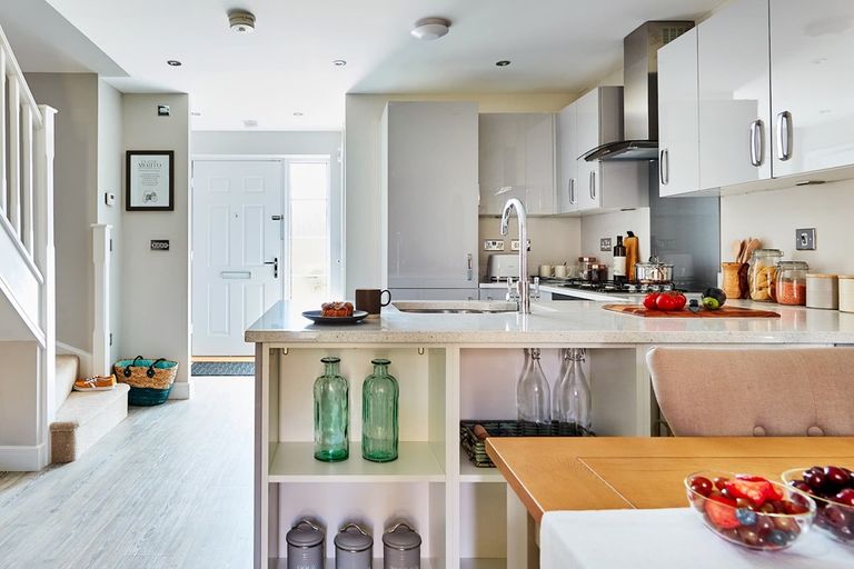 Property 3 of 12. Cook And Dine Together