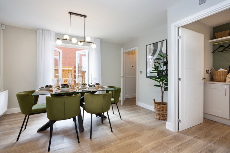 Property 3 of 11. Knightley_05
