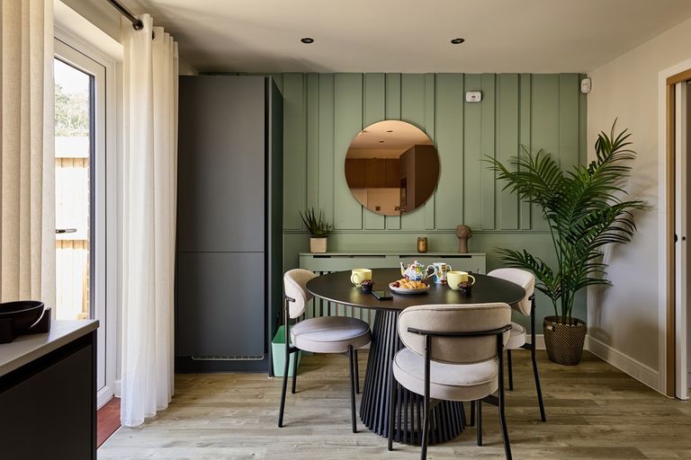 Property 1 of 10. Perfect For Hosting Family And Friends