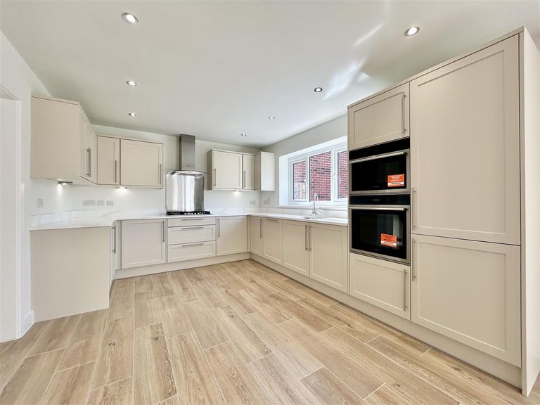 Property 3 of 12. Open-Plan Kitchen/Dining Room