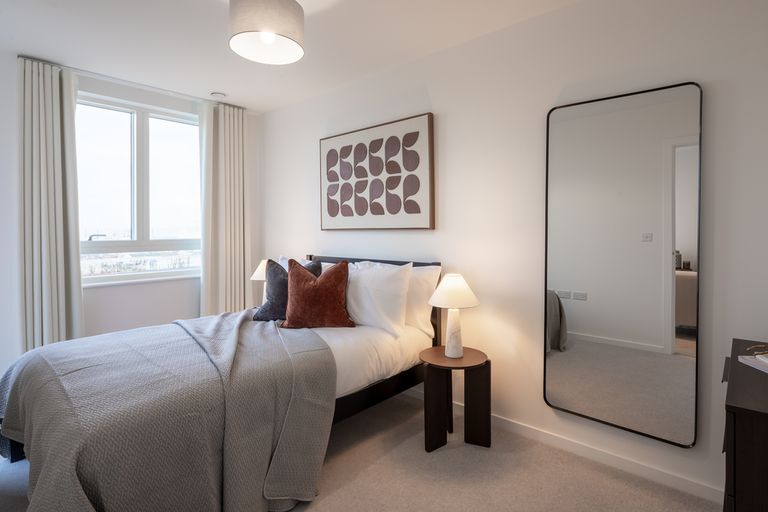 Property 2 of 8. 25.12.05 Meridan P1103-37-Hdr