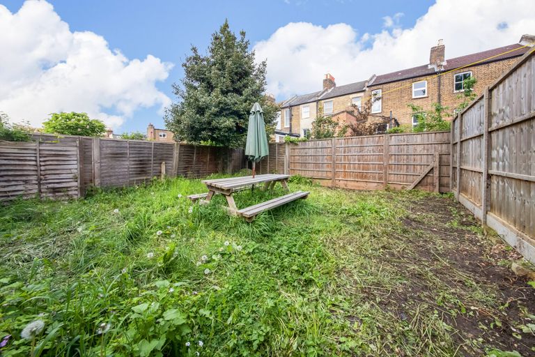 2 bed flat for sale in Lordship Lane, East Dulwich, London. SE22 Zoopla