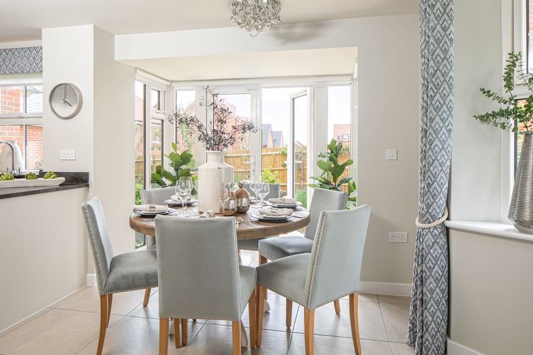 Property 3 of 10. Dining