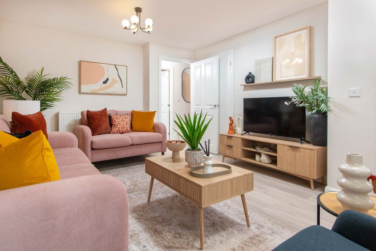 Property 3 of 7. Frampton Lounge