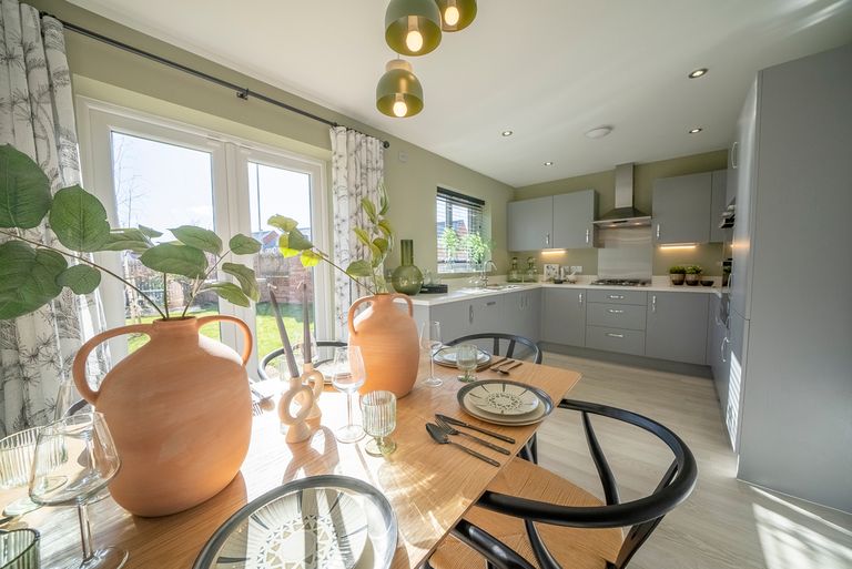 Property 2 of 7. The Goodridge - Bishops Park II - Kitchen Dinner2