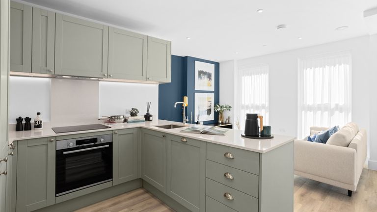 Property 2 of 8. Plot Image