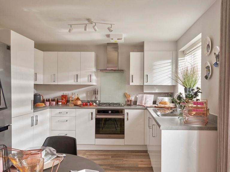 Property 2 of 9. Mer_Bovis_Holly_001