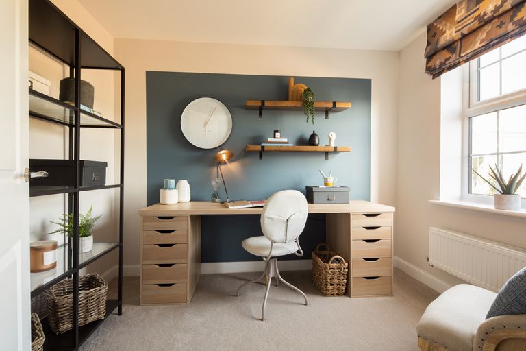 Property 3 of 9. Home Office In A Holden