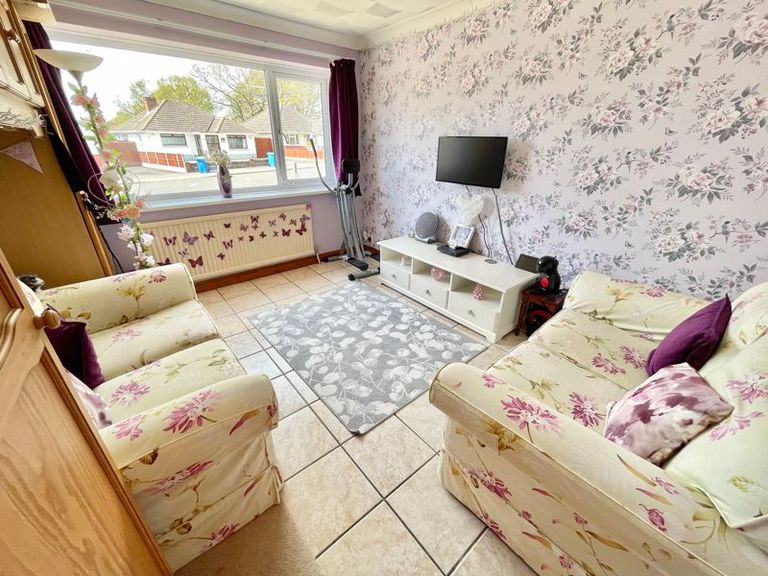 6 bed bungalow for sale in Creekmoor Lane, Creekmoor, Poole BH17 Zoopla