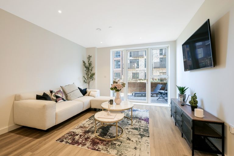 Property 1 of 6. 1 Lounge