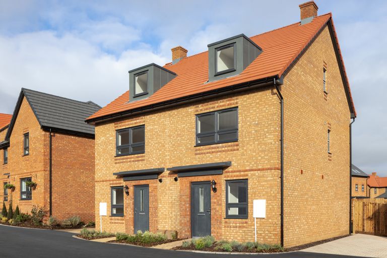 Property 1 of 10. External Street Scene Clipstone Park