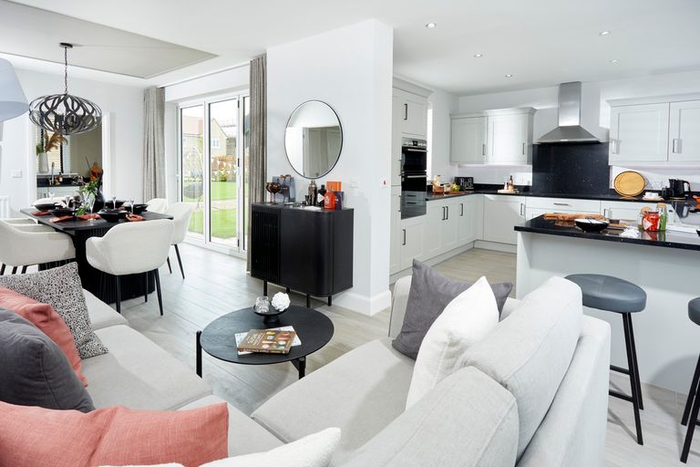 Property 2 of 7. Bh_Yhb_Sv_Kitchendiner01