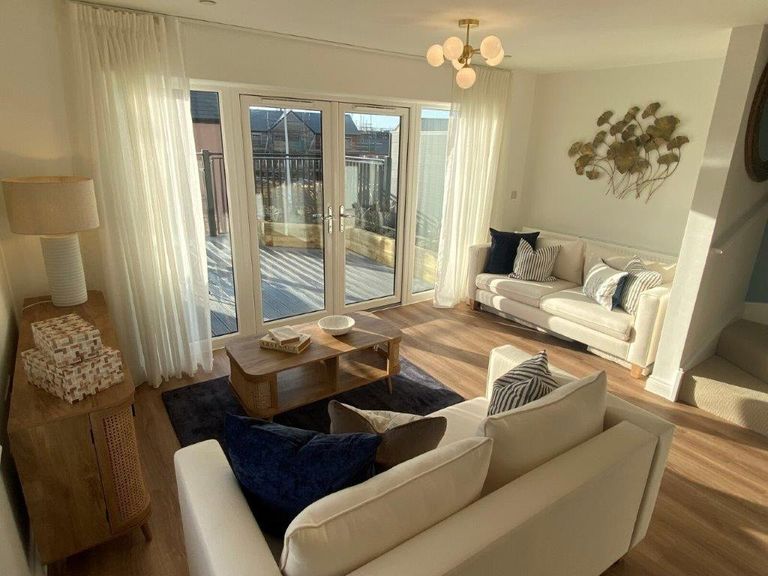 Property 1 of 16. Lounge