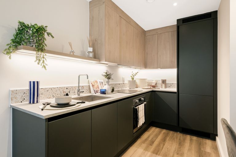 Property 3 of 6. 4 Kitchen