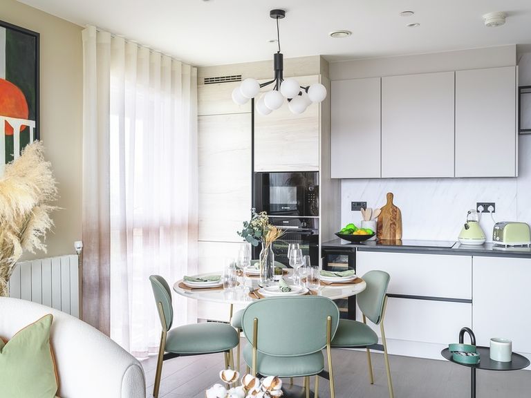 Property 3 of 10. Dining Area