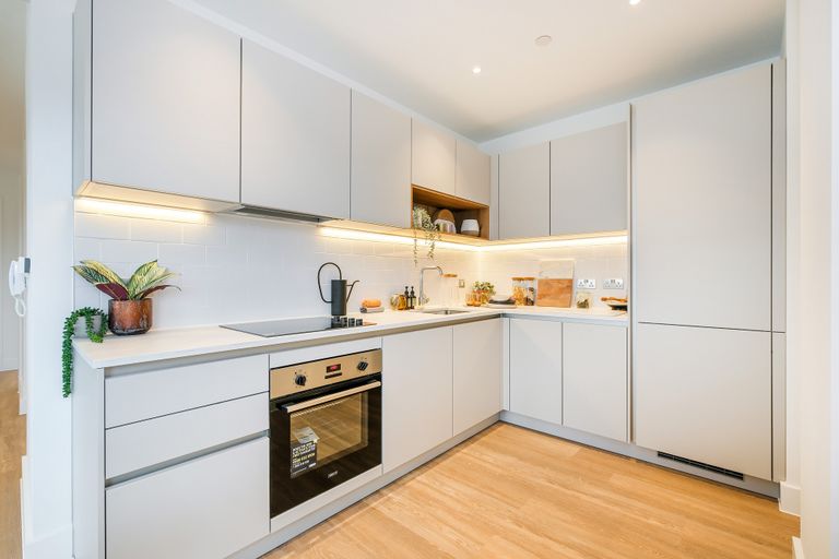 Property 3 of 6. 3  Kitchen