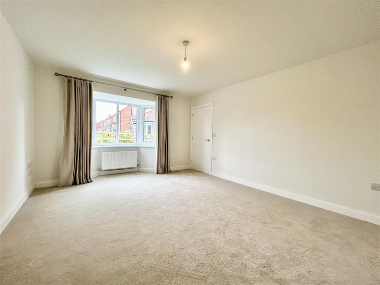 Property 3 of 10. Living Room