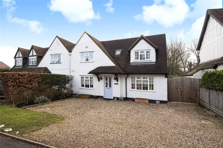 4 bed semidetached house for sale in Hill Rise, Chalfont St. Peter